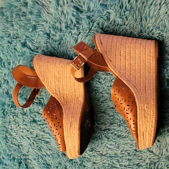 Black Rivet wedges - Picture 2 of 9